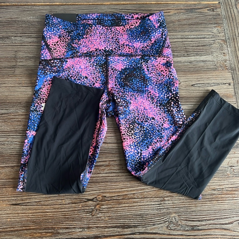 Under Armour women size M Compression Crop